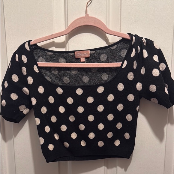 le rumi Tops - Black and White Polka Dot Cropped Women's Top